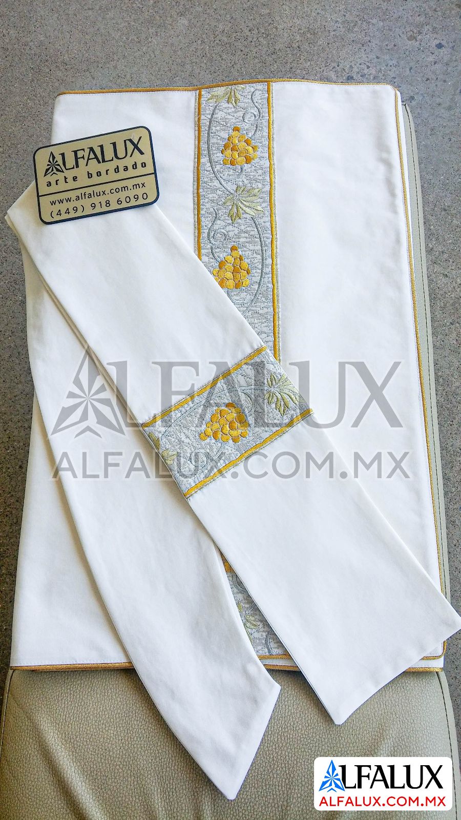 03 UVAS Capa Paño Estola Brocado blanco Capa 43